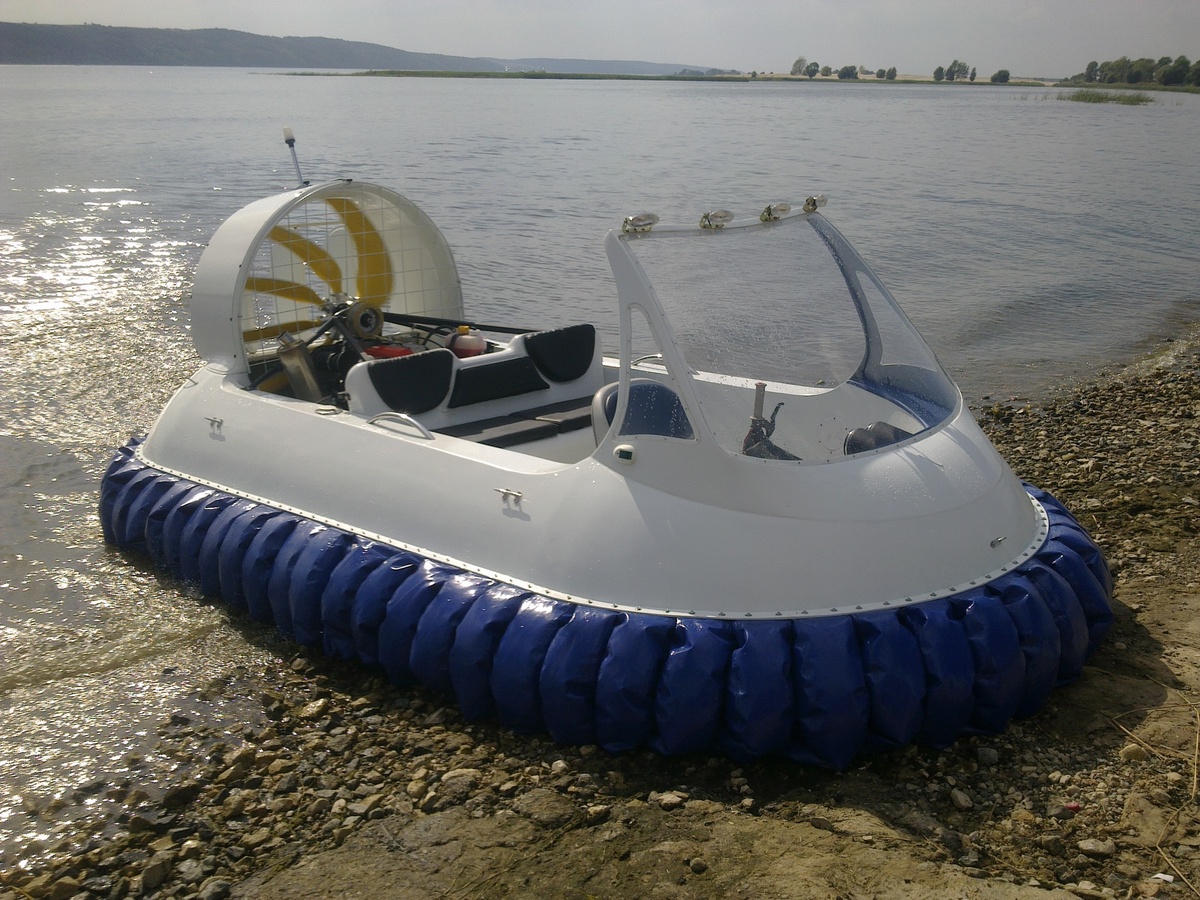Судно на воздушной подушке Omega-2