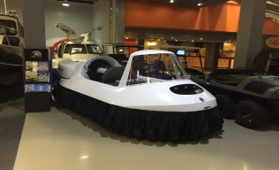 Neoteric Hovertrek 465LC (США)