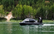 СВП Мираж-7 преодолевает водную преграду